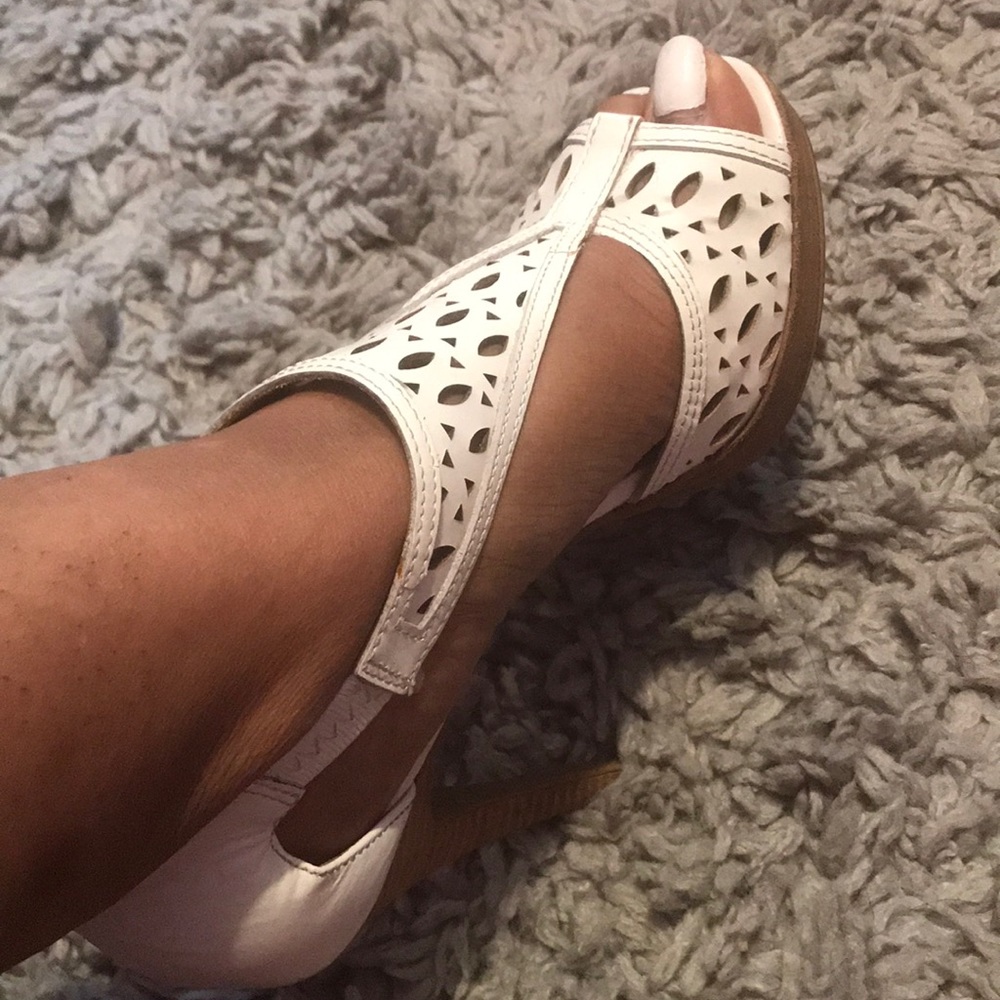 Sandal strap heels😍